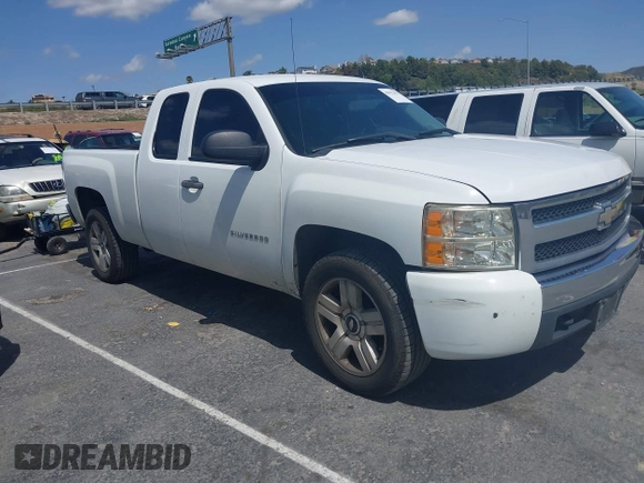 2007 Chevrolet Silverado 1500 LT w/2LT with VIN 2GCEC190471726075, listed as a IAAI auction lot 41922472 with 184,963 mi miles. Bid and sale history available at carsss.com. Image 1.