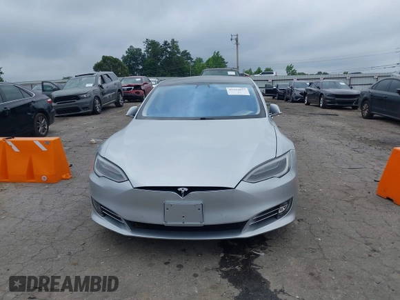 2017 Tesla Model S 100D с VIN 5YJSA1E28HF199687, выставлен на аукционе IAAI как лот 42353657 с пробегом 68 533 миль миль и . История ставок и продаж доступна на DreamBid. Изображение 12.