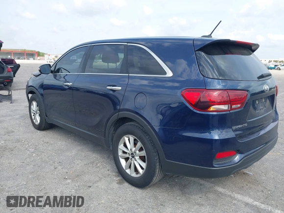 2019 Kia Sorento LX V6 with VIN 5XYPG4A57KG490476, listed as a IAAI auction lot 41867031 with 122,606 mi miles. Bid and sale history available at carsss.com. Image 3.