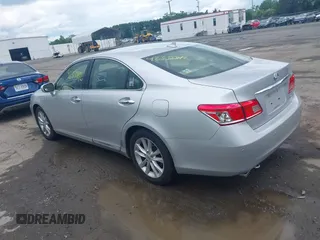 2012 Lexus ES 330 z VIN JTHBK1EG2C2497722, wystawiony jako IAAI lot #42335812 z przebiegiem 119 234 mil mil oraz . Historia ofert i sprzedaży dostępna na DreamBid. Obrazek 3.