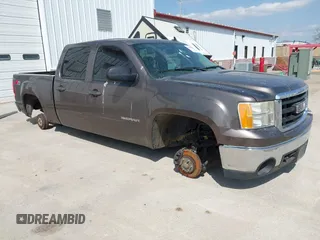 2008 GMC Sierra 1500 Work Truck z VIN 2GTEK133881217792, wystawiony jako IAAI lot #42049728 z przebiegiem 293 308 mil mil oraz . Historia ofert i sprzedaży dostępna na DreamBid. Obrazek 1.