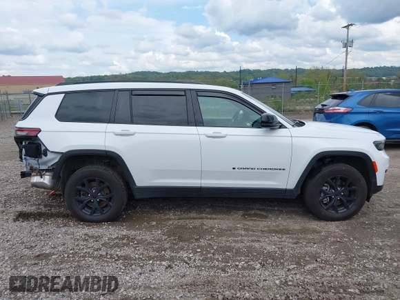 2024 Jeep Grand Cherokee Altitude z VIN 1C4RJKAG7R8607555, wystawiony jako IAAI lot #42162453 z przebiegiem 14 802 mil mil oraz . Historia ofert i sprzedaży dostępna na DreamBid. Obrazek 14.