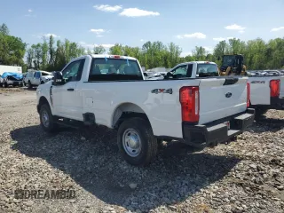 2024 Ford F-250 XL z VIN 1FTBF2BA4RED42236, wystawiony jako Copart lot #52189235 z przebiegiem Nie podano mil oraz Szkoda całkowita • Salvage title. Historia ofert i sprzedaży dostępna na DreamBid. Obrazek 2.