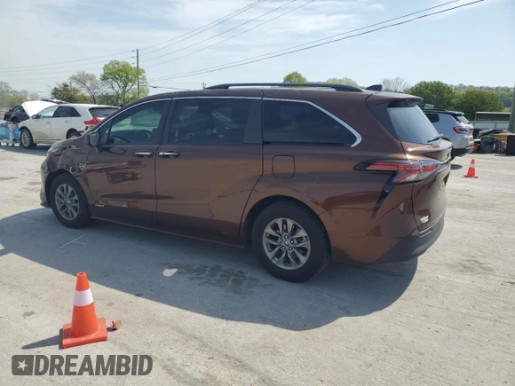 2021 Toyota Sienna XLE with VIN 5TDYRKEC1MS045992, listed as a Copart auction lot 52883385 with 47,847 mi miles and Clean Title. Bid and sale history available at DreamBid. Image 2.