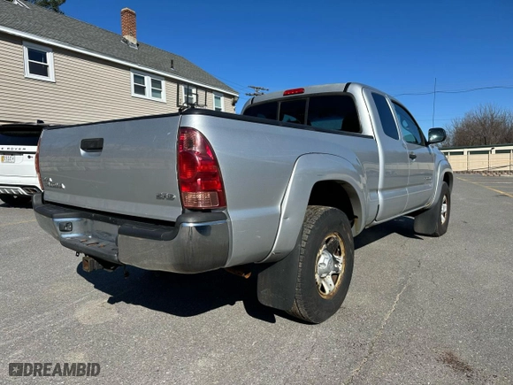 2008 Toyota Tacoma with VIN 5TEUX42NX8Z549228, listed as a Copart auction lot 52758635 with 227,775 mi miles and Clean Title. Bid and sale history available at carsss.com. Image 3.