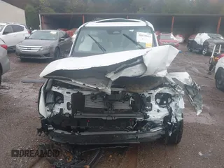 2024 Toyota Land Cruiser z VIN JTEABFAJ9RK004196, wystawiony jako IAAI lot #40875883 z przebiegiem 7 025 mil mil oraz . Historia ofert i sprzedaży dostępna na DreamBid. Obrazek 12.