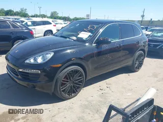2014 Porsche Cayenne Turbo S E-Hybrid z VIN WP1AA2A24ELA07504, wystawiony jako IAAI lot #41967592 z przebiegiem 114 308 mil mil oraz . Historia ofert i sprzedaży dostępna na DreamBid. Obrazek 17.