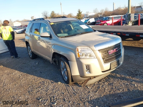 2012 GMC Terrain SLT-1 with VIN 2GKFLUE50C6187124, listed as a IAAI auction lot 41754397 with 178,038 mi miles. Bid and sale history available at carsss.com. Image 1.