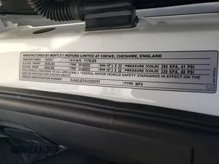 2018 Bentley Bentayga Signature z VIN SJAAC4ZV9JC020797, wystawiony jako Copart lot #72076174 z przebiegiem 78 619 mil mil oraz Szkoda całkowita • Salvage title. Historia ofert i sprzedaży dostępna na DreamBid. Obrazek 15.