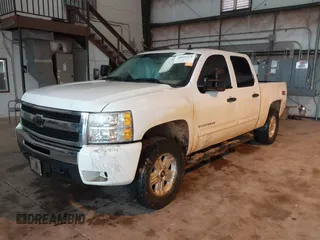 2011 Chevrolet Silverado 1500 LT with VIN 3GCPKSE34BG310982, listed as a IAAI auction lot 41053374 with 278,024 mi miles. Bid and sale history available at carsss.com. Image 17.