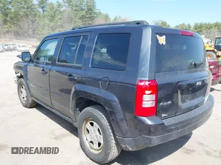 2014 Jeep Patriot Sport with VIN 1C4NJRBB8ED778620, listed as a IAAI auction lot 42021020 with 140,736 mi miles. Bid and sale history available at carsss.com. Image 3.