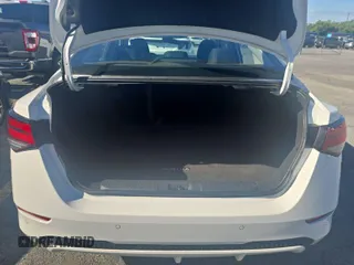 2024 Nissan Sentra SV z VIN 3N1AB8CV3RY280927, wystawiony jako IAAI lot #42809055 z przebiegiem 23 706 mil mil oraz . Historia ofert i sprzedaży dostępna na DreamBid. Obrazek 7.