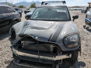 2017 MINI Countryman Cooper z VIN WMZYV5C36H3E01475, wystawiony jako Copart lot #61394885 z przebiegiem 64 653 mil mil oraz Szkoda całkowita • Salvage title. Historia ofert i sprzedaży dostępna na DreamBid. Obrazek 5.