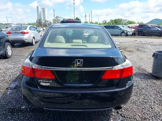 2013 Honda Accord LX z VIN 1HGCR2F38DA219080, wystawiony jako IAAI lot #42260992 z przebiegiem Nie podano mil oraz . Historia ofert i sprzedaży dostępna na DreamBid. Obrazek 17.