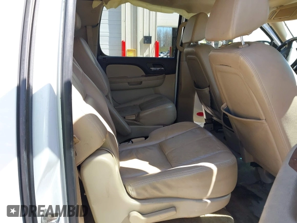 2008 Chevrolet Suburban LTZ with VIN 3GNFC16J08G157677, listed as a IAAI auction lot 41810860 with 267,526 mi miles and . Bid and sale history available at DreamBid. Image 8.