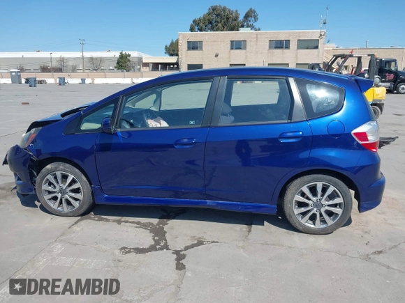 2013 Honda Fit Sport with VIN JHMGE8H52DC033096, listed as a IAAI auction lot 41767007 with 70,398 mi miles. Bid and sale history available at carsss.com. Image 15.