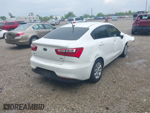 2017 Kia Rio LX z VIN KNADM4A35H6117584, wystawiony jako IAAI lot #42244051 z przebiegiem 123 378 mil mil oraz . Historia ofert i sprzedaży dostępna na DreamBid. Obrazek 4.