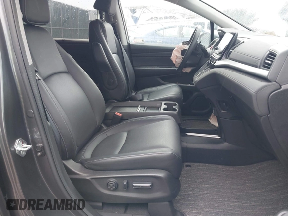 2024 Honda Odyssey EX-L with VIN 5FNRL6H69RB053109, listed as a IAAI auction lot 41902641 with 19,358 mi miles and . Bid and sale history available at DreamBid. Image 5.