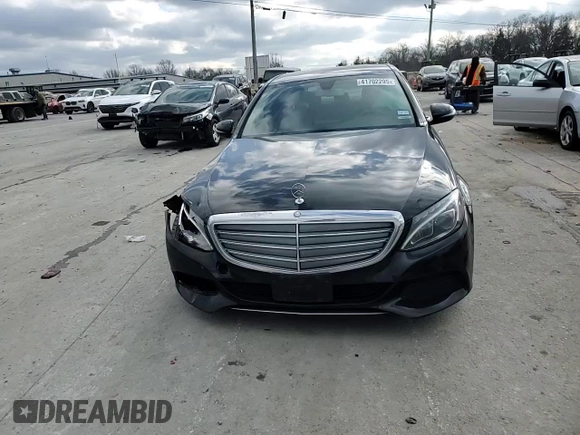 2016 Mercedes-Benz C 300 z VIN 55SWF4JBXGU172322, wystawiony jako Copart lot #41702295 z przebiegiem 131 977 mil mil oraz Szkoda całkowita • Salvage title. Historia ofert i sprzedaży dostępna na DreamBid. Obrazek 11.