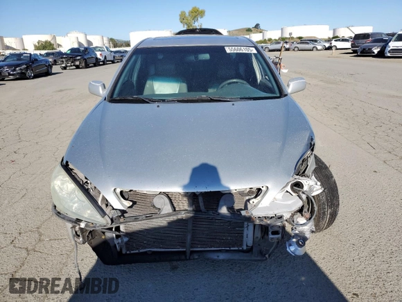 2006 Toyota Camry LE z VIN 4T1BF30K46U116549, wystawiony jako Copart lot #55606105 z przebiegiem 232 128 mil mil oraz Szkoda całkowita • Salvage title. Historia ofert i sprzedaży dostępna na DreamBid. Obrazek 5.