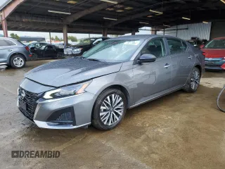 2025 Nissan Altima SV z VIN 1N4BL4DVXSN321312, wystawiony jako Copart lot #51494175 z przebiegiem 11 199 mil mil oraz Szkoda całkowita • Salvage title. Historia ofert i sprzedaży dostępna na DreamBid. Obrazek 1.