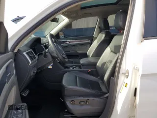 2023 Volkswagen Atlas SEL R-Line Black z VIN 1V2SR2CA0PC551521, wystawiony jako Copart lot #48401585 z przebiegiem 34 323 mil mil oraz Szkoda całkowita • Salvage title. Historia ofert i sprzedaży dostępna na DreamBid. Obrazek 7.