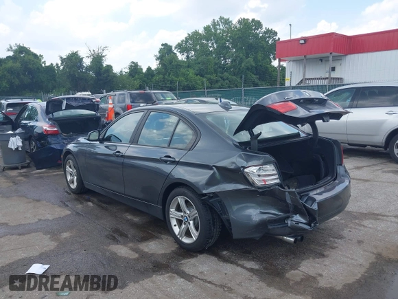 2014 BMW 3 Series 328i xDrive с VIN WBA3B5C50EF959198, выставлен на аукционе IAAI как лот 42684406 с пробегом 92 187 миль миль и . История ставок и продаж доступна на DreamBid. Изображение 3.