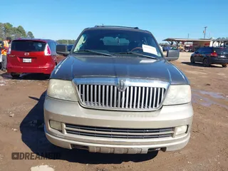 2006 Lincoln Navigator Luxury with VIN 5LMFU27596LJ14686, listed as a IAAI auction lot 41630251 with 243,245 mi miles. Bid and sale history available at carsss.com. Image 6.