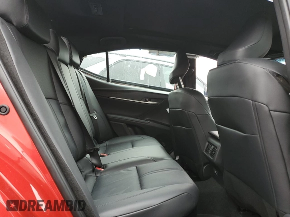 2025 Toyota Camry LE z VIN 4T1DBADK7SU010111, wystawiony jako Copart lot #49483295 z przebiegiem 2 765 mil mil oraz Szkoda całkowita • Salvage title. Historia ofert i sprzedaży dostępna na DreamBid. Obrazek 10.