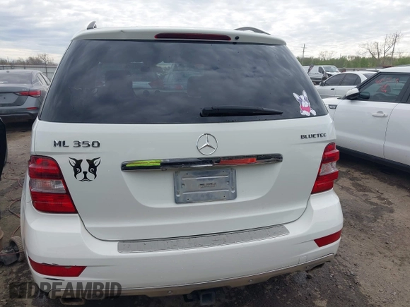 2011 Mercedes-Benz M 350 z VIN 4JGBB2FB2BA676692, wystawiony jako IAAI lot #41878199 z przebiegiem 192 368 mil mil oraz . Historia ofert i sprzedaży dostępna na DreamBid. Obrazek 17.