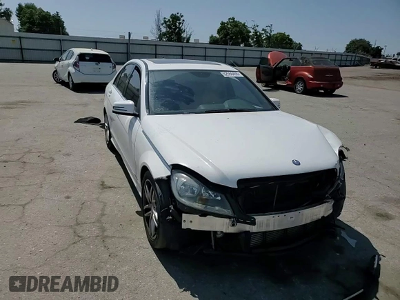 2014 Mercedes-Benz C 250 Sport with VIN WDDGF4HB2EA940916, listed as a Copart auction lot 62550455 with 91,691 mi miles and Salvage title. Bid and sale history available at DreamBid. Image 13.