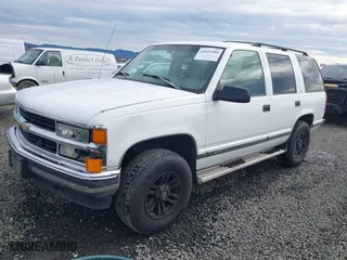 1997 Chevrolet Tahoe with VIN 1GNEK13R7VJ324524, listed as a IAAI auction lot 41623104 with 268,178 mi miles. Bid and sale history available at carsss.com. Image 17.