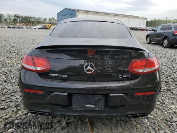 2018 Mercedes-Benz C 43 AMG z VIN WDDWJ6EB5JF672788, wystawiony jako Copart lot #55518825 z przebiegiem 61 840 mil mil oraz Szkoda całkowita • Salvage title. Historia ofert i sprzedaży dostępna na DreamBid. Obrazek 6.