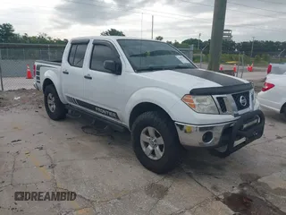2010 Nissan Frontier SE z VIN 1N6AD0ER2AC400820, wystawiony jako IAAI lot #42408233 z przebiegiem 95 810 mil mil oraz . Historia ofert i sprzedaży dostępna na DreamBid. Obrazek 1.