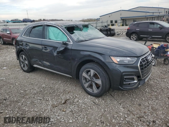 2024 Audi Q5 Premium with VIN WA1ABAFY2R2070404, listed as a Copart auction lot 77515944 with 0 mi miles and Salvage Title. Bid and sale history available at carsss.com. Image 4.