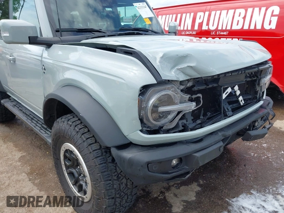2022 Ford Bronco with VIN 1FMEE5DPXNLA96815, listed as a IAAI auction lot 42333347 with 45,755 mi miles and . Bid and sale history available at DreamBid. Image 6.