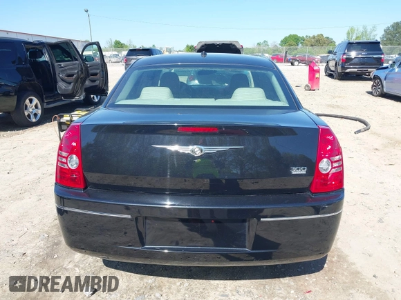 2008 Chrysler 300 Touring with VIN 2C3LA53G78H272475, listed as a IAAI auction lot 41998387 with 177,858 mi miles. Bid and sale history available at carsss.com. Image 15.