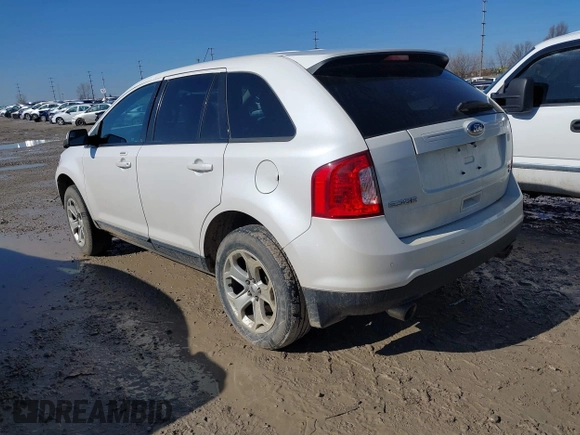 2013 Ford Edge SEL with VIN 2FMDK4JC9DBC64071, listed as a IAAI auction lot 41864334 with 104,942 mi miles. Bid and sale history available at carsss.com. Image 3.