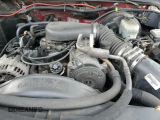 2001 Chevrolet Blazer LT with VIN 1GNCS13W11K260613, listed as a Copart auction lot 42402085 with 205,229 mi miles and Salvage title. Bid and sale history available at DreamBid. Image 12.
