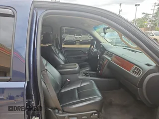 2010 Chevrolet Avalanche LT with VIN 3GNNCFE09AG124832, listed as a Copart auction lot 81128834 with 136,595 mi miles and Clean Title. Bid and sale history available at carsss.com. Image 5.