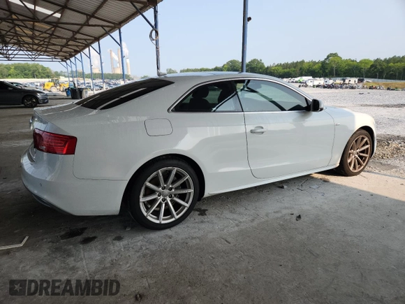 2015 Audi A5 Premium Plus z VIN WAUMFAFR1FA038154, wystawiony jako Copart lot #58975375 z przebiegiem 122 478 mil mil oraz Czysty tytuł • Clean title. Historia ofert i sprzedaży dostępna na DreamBid. Obrazek 3.