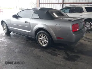 2007 Ford Mustang Deluxe with VIN 1ZVFT84N375264491, listed as a IAAI auction lot 41946983 with 196,314 mi miles and . Bid and sale history available at carsss.com. Image 3.