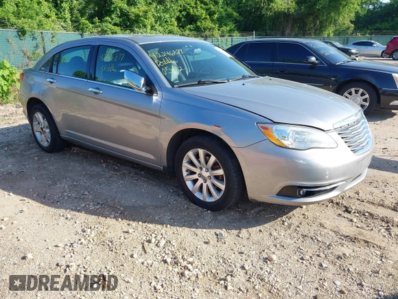 2014 Chrysler 200 Limited z VIN 1C3CCBCG3EN157576, wystawiony jako IAAI lot #42246877 z przebiegiem 148 144 mil mil oraz . Historia ofert i sprzedaży dostępna na DreamBid. Obrazek 1.