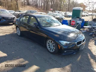 2016 BMW 3 Series 320i xDrive z VIN WBA8E5G5XGNT94622, wystawiony jako IAAI lot #41580890 z przebiegiem 124 086 mil mil oraz . Historia ofert i sprzedaży dostępna na DreamBid. Obrazek 1.