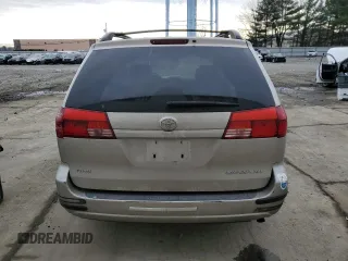 2004 Toyota Sienna XLE with VIN 5TDZA22C24S215695, listed as a Copart auction lot 88263905 with 223,847 mi miles and Clean Title. Bid and sale history available at carsss.com. Image 6.