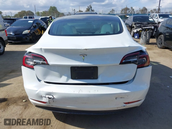 2023 Tesla Model 3 z VIN 5YJ3E1EA2PF465882, wystawiony jako IAAI lot #42257900 z przebiegiem 39 572 mil mil oraz . Historia ofert i sprzedaży dostępna na DreamBid. Obrazek 16.