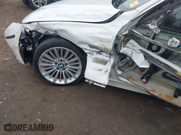 2014 BMW 3 Series 335i with VIN WBA3A9G50ENS65136, listed as a IAAI auction lot 41504021 with 60,892 mi miles. Bid and sale history available at carsss.com. Image 17.