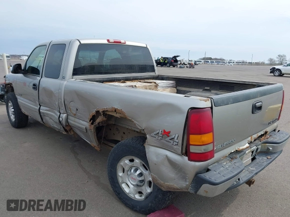 2000 Chevrolet Silverado 2500 LS z VIN 1GCGK29U4YE309544, wystawiony jako IAAI lot #42115349 z przebiegiem 227 652 mil mil oraz . Historia ofert i sprzedaży dostępna na DreamBid. Obrazek 3.