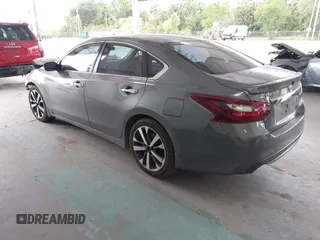 2017 Nissan Altima SL z VIN 1N4AL3AP7HC492566, wystawiony jako IAAI lot #42193702 z przebiegiem 165 566 mil mil oraz . Historia ofert i sprzedaży dostępna na DreamBid. Obrazek 3.