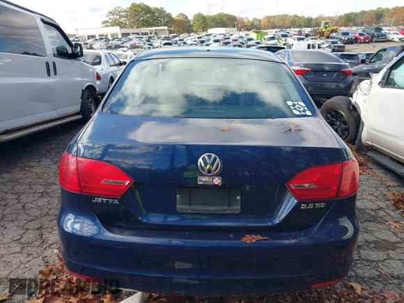 2013 Volkswagen Jetta Sedan SE with VIN 3VWDP7AJ8DM395980, listed as a IAAI auction lot 41013666 with 142,537 mi miles. Bid and sale history available at carsss.com. Image 16.